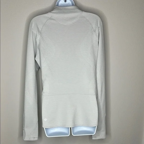Lululemon Athletica Light Gray Textured Top - Picture 3 of 3